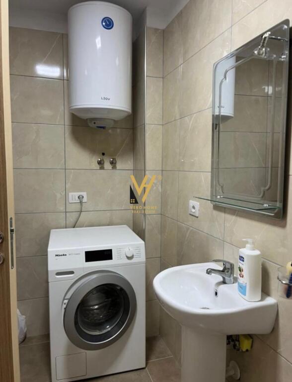 JEPET APARTAMENT 3+1+2+BLK ME QIRA TE 5 MAJI 750 EURO