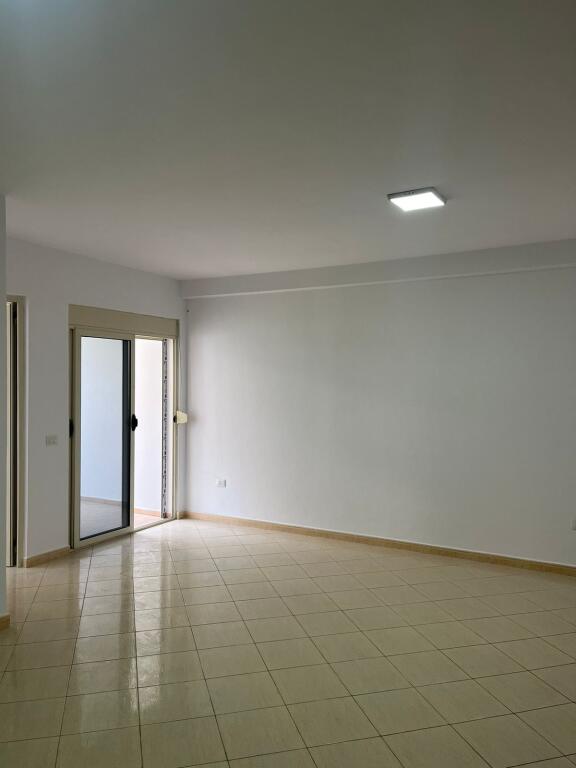 Appartamento 2+1 in Vendita – Yzberisht, vicino al complesso Grand Gallery