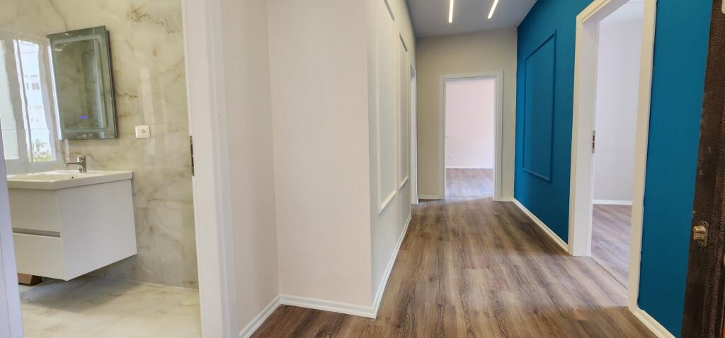 OKAZION Shitet apartament 3+1+2 pranë Markatës, Durrës,