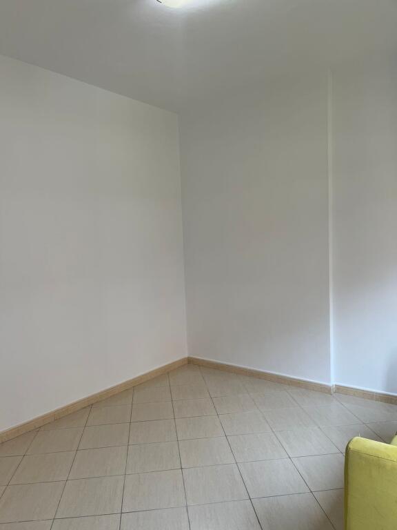 Appartamento 2+1 in Vendita – Yzberisht, vicino al complesso Grand Gallery