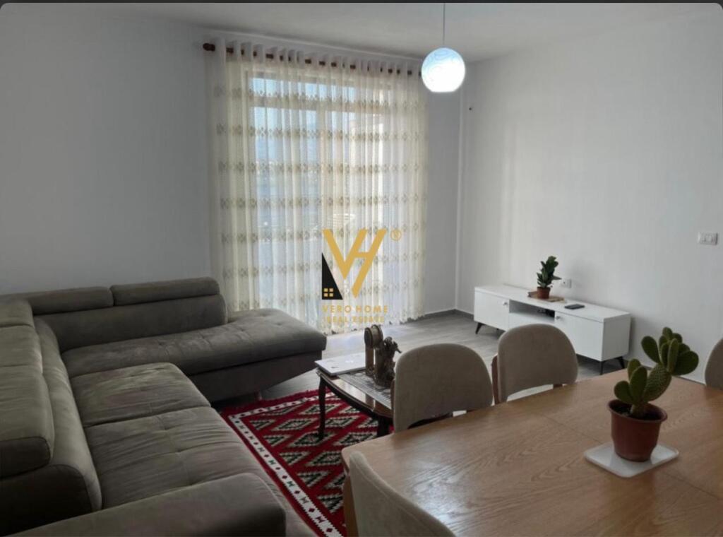 JEPET APARTAMENT 3+1+2+BLK ME QIRA TE 5 MAJI 750 EURO