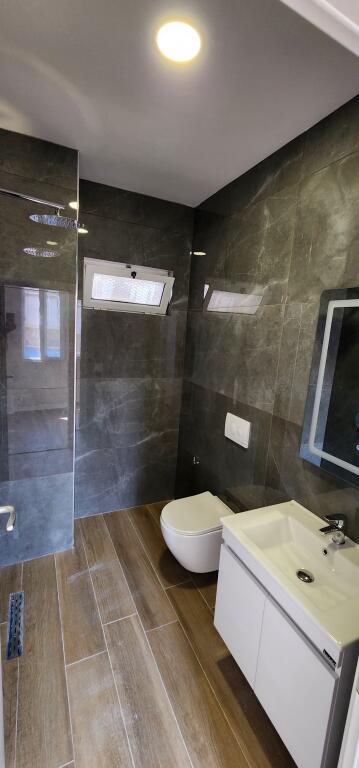 OKAZION Shitet apartament 3+1+2 pranë Markatës, Durrës,
