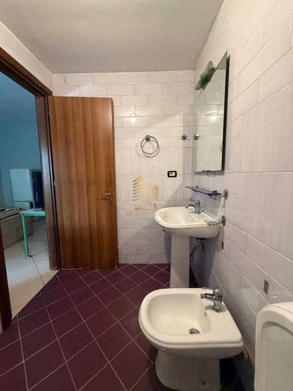 Qira, Garsoniere, Pazari i Ri, 300 Euro/muaj
