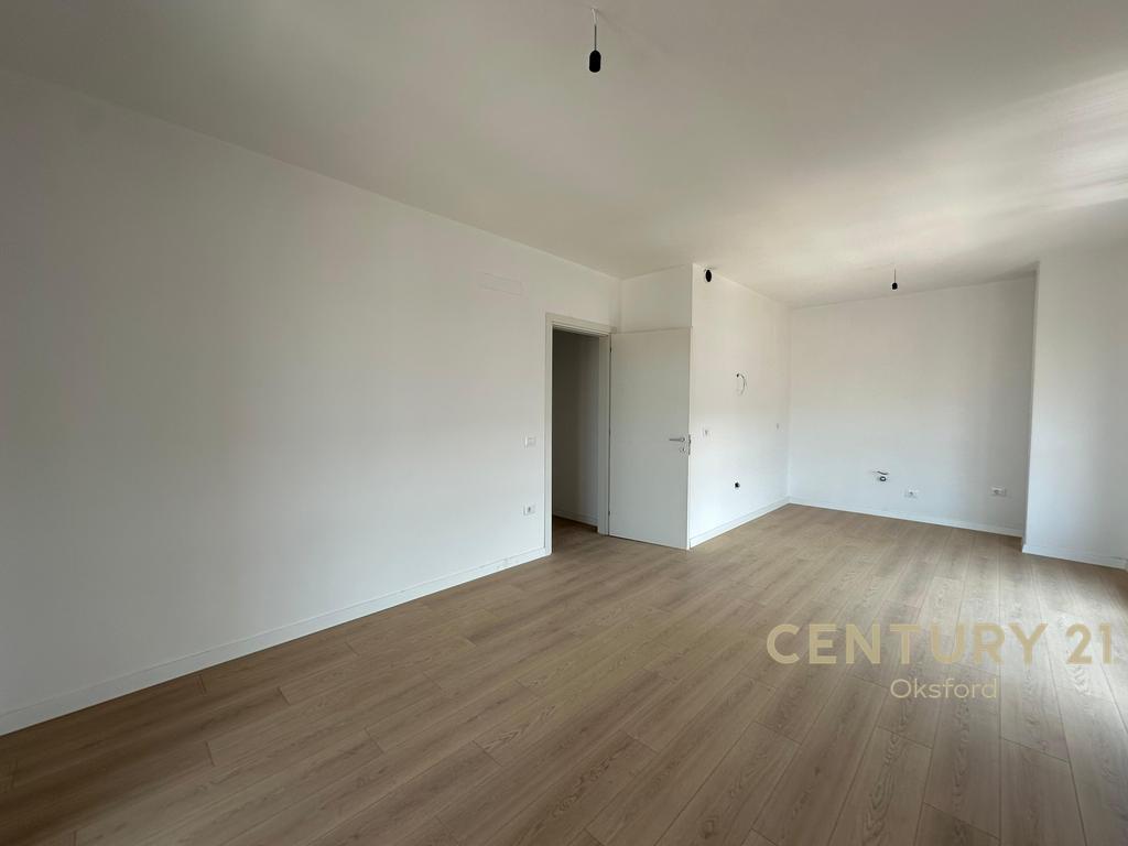 Apartment 3+1+2 for sale, near the Paris Municipality!