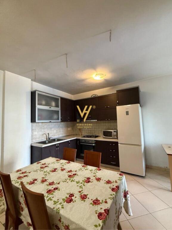 JEPET APARTAMENT 2+1 ME QERA TE PAZARI I RI 600 EURO