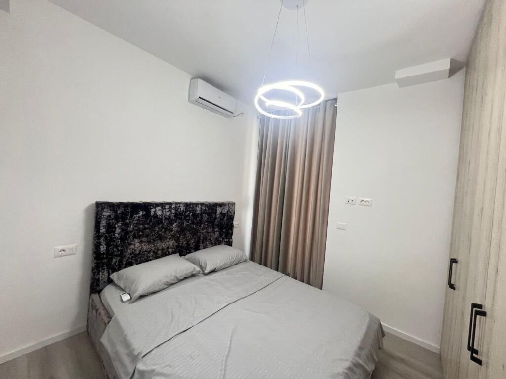 Apartament me qera 1+1 tek Bulevardi Zogu i Pare (ID B2101225) Tirane