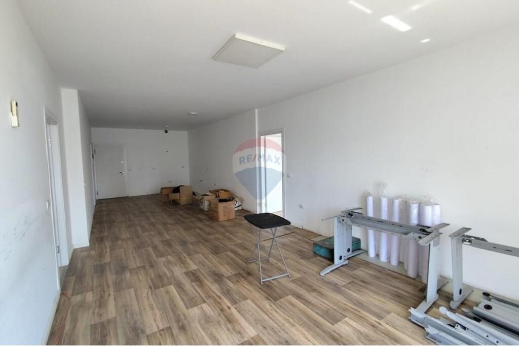 Office space for rent, Center !