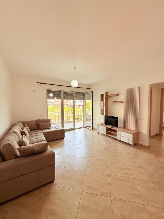 ✨ Apartament 1+1 me Qira – Lungomare, Vlorë ✨