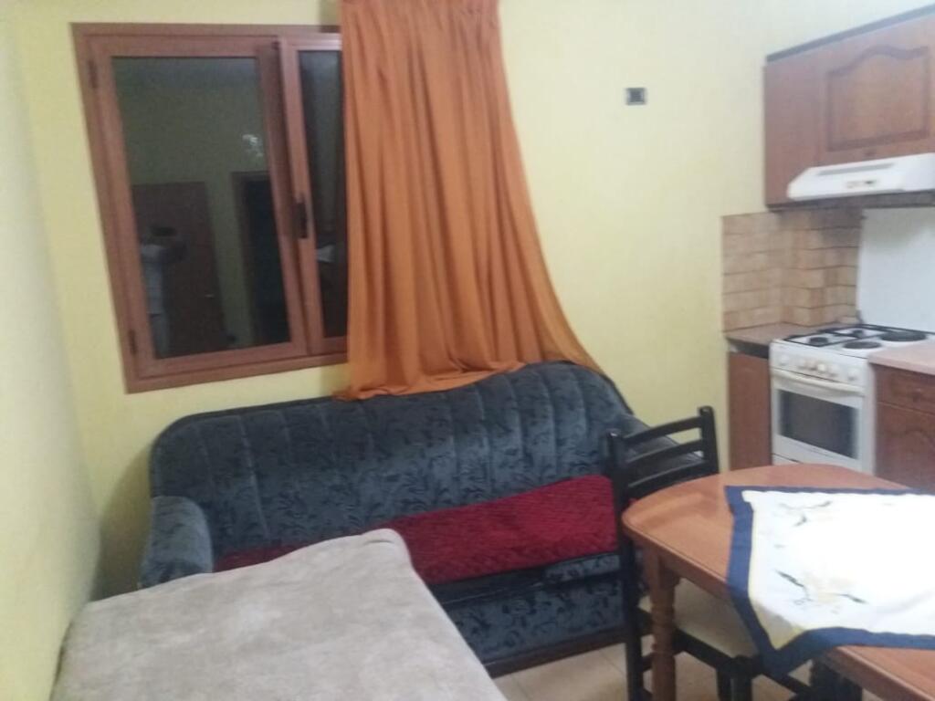 Jepet apartment qera kat 2 ne nje vile