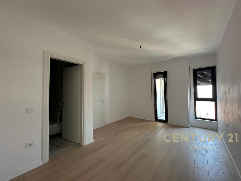 Apartment 3+1+2 for sale, near the Paris Municipality!