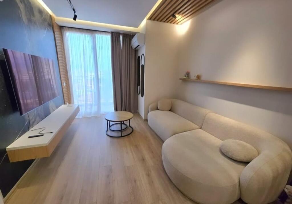 GJIMNAZI PARTIZANI Shesim apartament me garazhd 1+1.