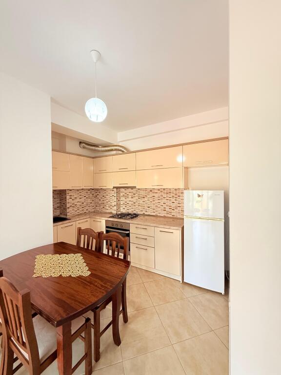 ✨ Apartament 1+1 me Qira – Lungomare, Vlorë ✨