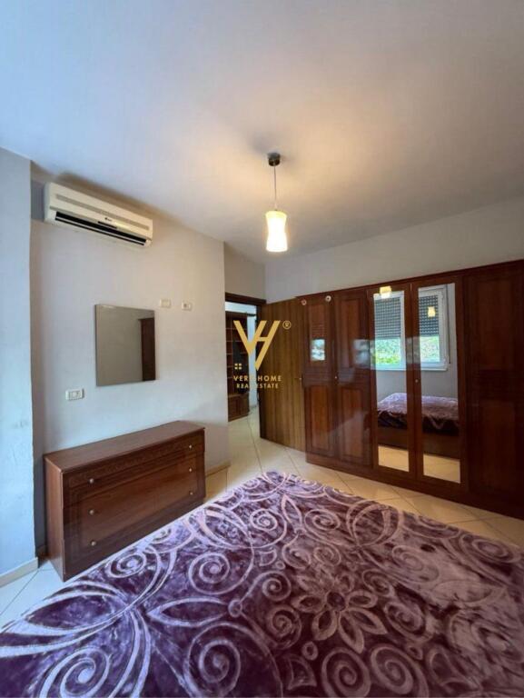 JEPET APARTAMENT 2+1 ME QERA TE PAZARI I RI 600 EURO
