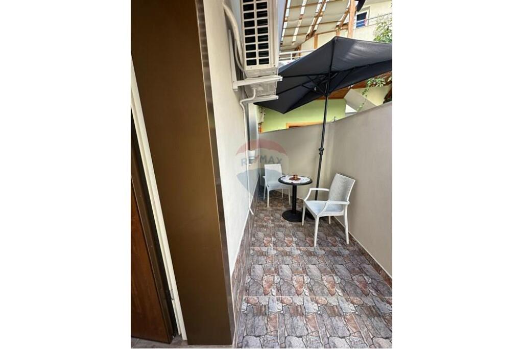 *Apartament 1+1 me Qira-Rruga e Barrikadave*