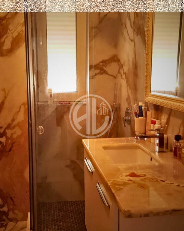 🏡 Shitet Apartament 3+1+2 – Qendër Durrës, pranë Bulevardit, Lagja 11