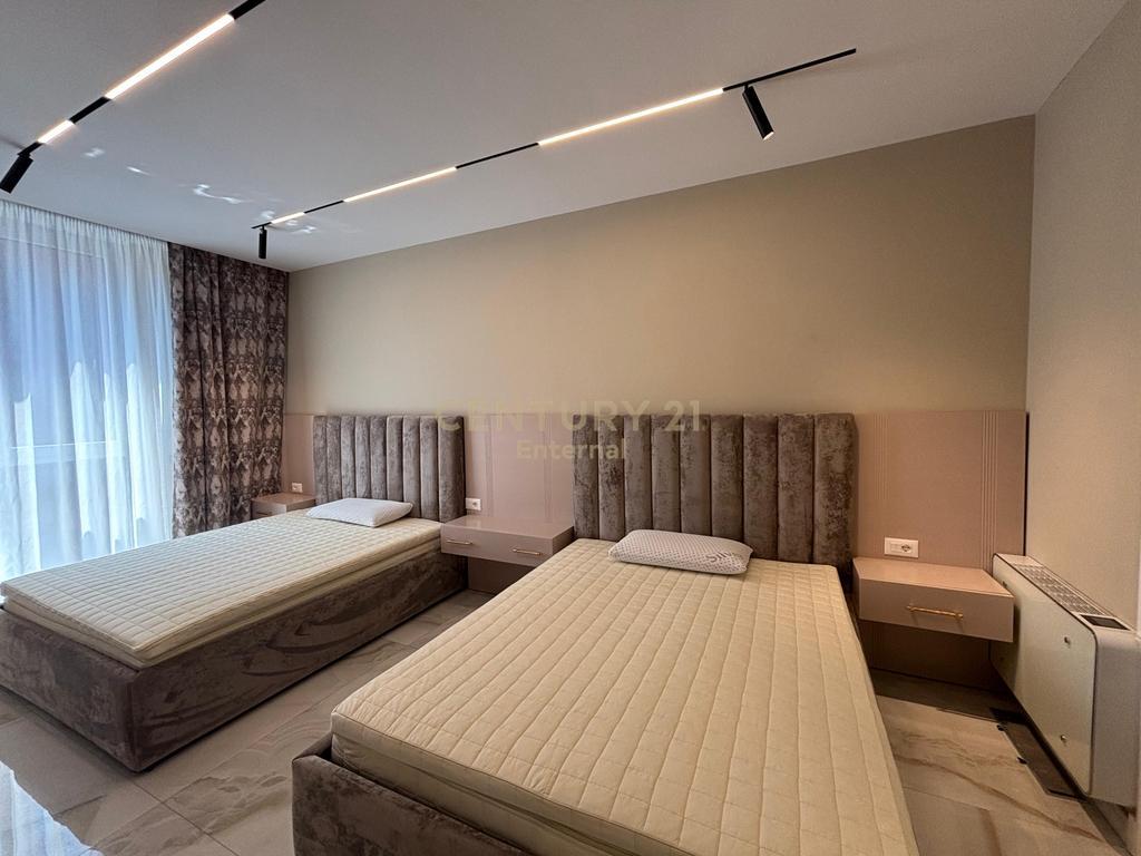 Shitet Apartament 2+1+3 Tualete + Post Parkimi – Bulevardi i Ri (Rezidenca Avid)