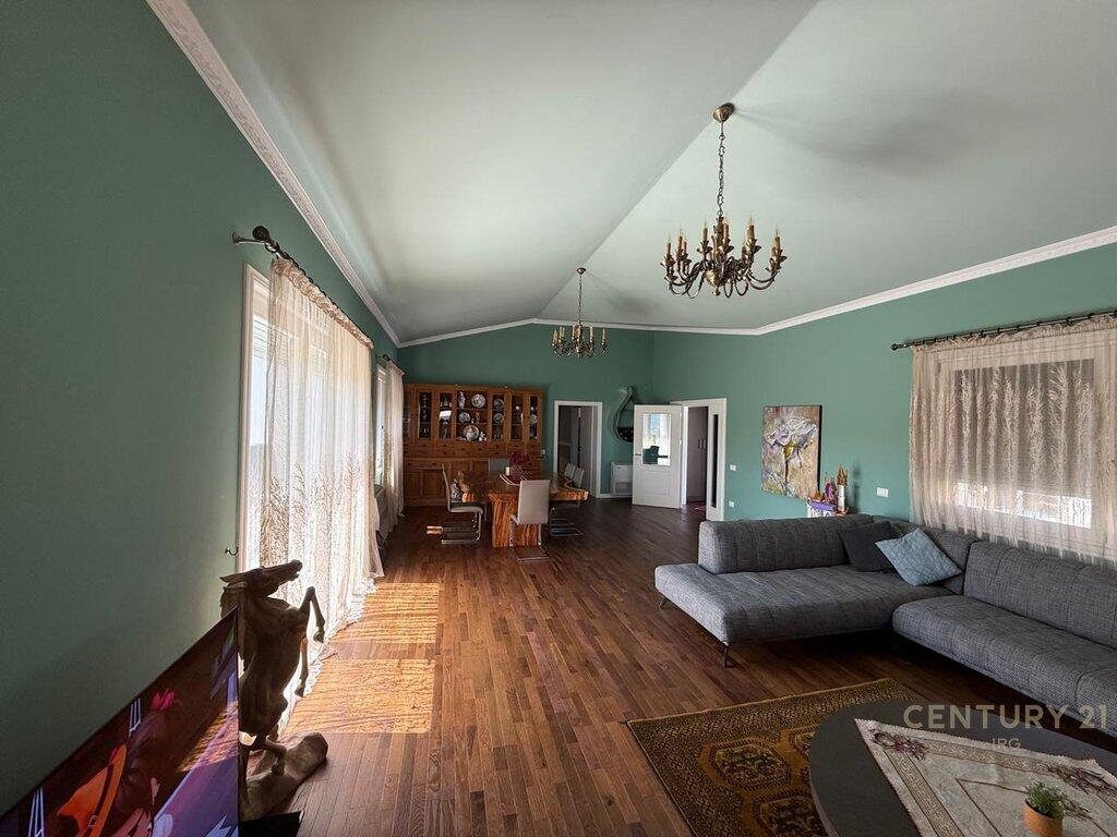 Private Villa for Rent – Vaqarr, Tirana