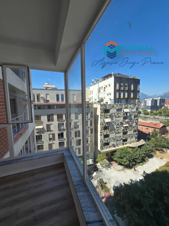 Apartment 1+1, Usluga, Train Station
