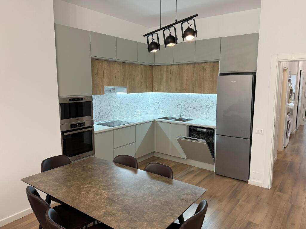 📢 Rent – Apartment 2+1+2 + Parking 📍 21 Dhjetori, Kavaja Street – SQ21 Complex 💶 Price: 1,000 €/month