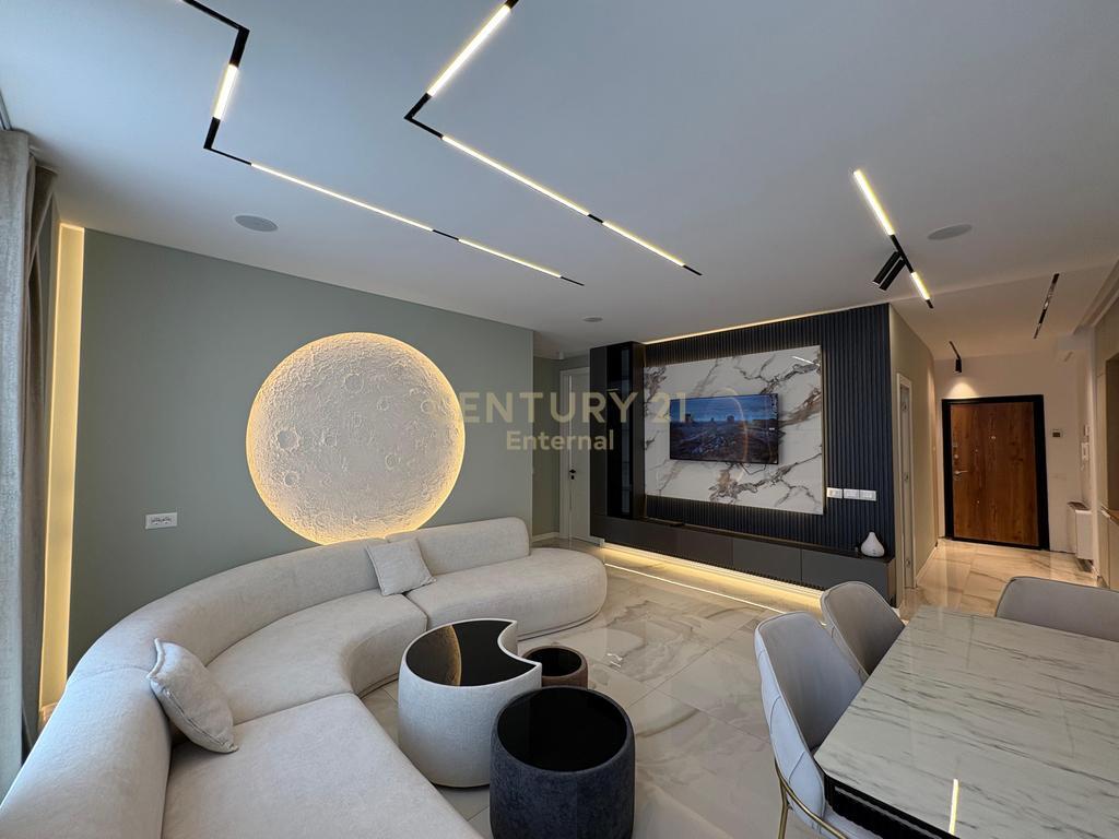 Shitet Apartament 2+1+3 Tualete + Post Parkimi – Bulevardi i Ri (Rezidenca Avid)