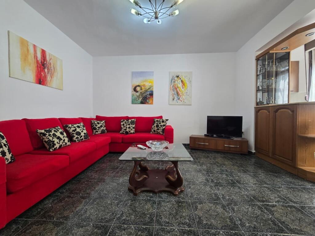 *Appartamento 1+1 in affitto in Via Hoxha Tahsim