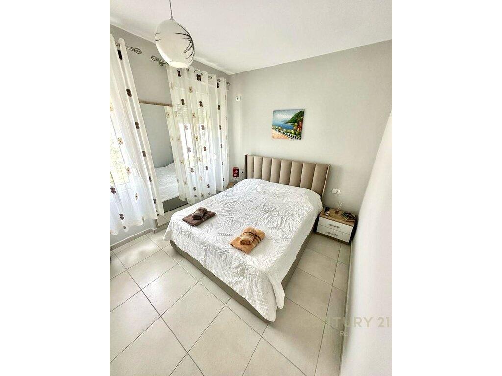 SHITET APARTAMENT 1+1 NE QERRET 50 M LARG PLAZHIT !!!