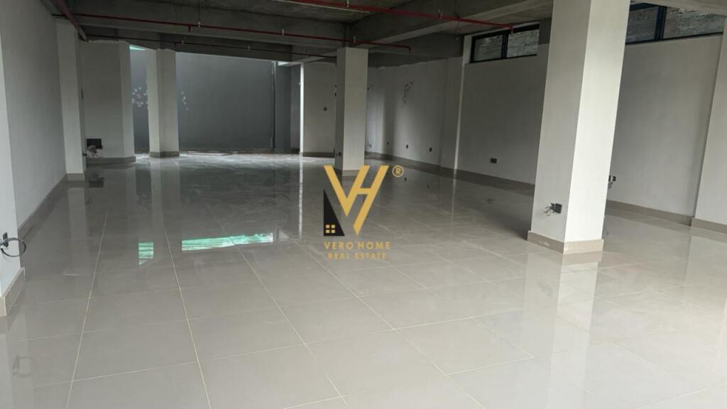 JEPET DYQAN 150 M2 ME QIRA TE STACIONI I TRENIT 2.300 EURO