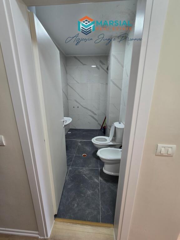 Apartment 1+1, Usluga, Train Station