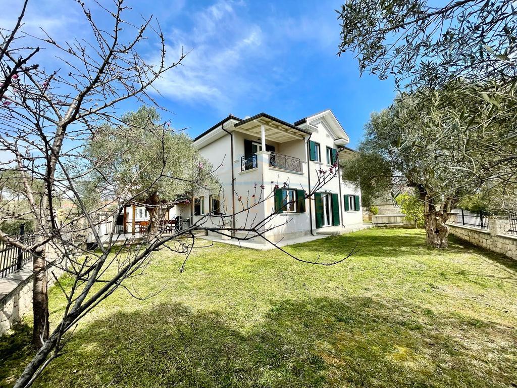 For sale, 2-storey Villa, Mullet, Tirana