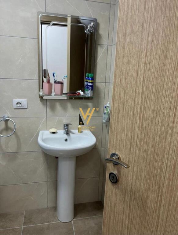 JEPET APARTAMENT 3+1+2+BLK ME QIRA TE 5 MAJI 750 EURO