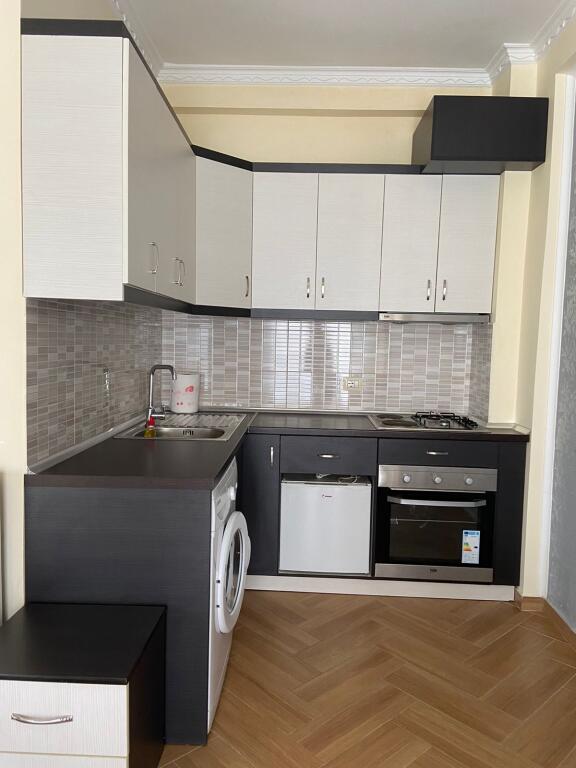 LONG-TERM RENTAL OF A STUDIO APARTMENT IN THE UJIT TE FTOHTE AREA NEAR RRAPIT