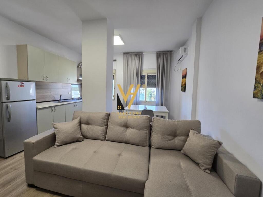 VENDESI APPARTAMENTO 2+1 KRISTAL CENTER, COMUNE DI PARIGI 185.000 EURO