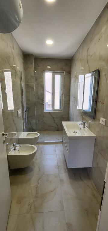 OKAZION Shitet apartament 3+1+2 pranë Markatës, Durrës,