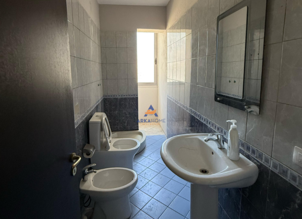 IN VENDITA APPARTAMENTO 2+1+BALCONE "COMUNE DI PARIGI" 165.000 EURO.