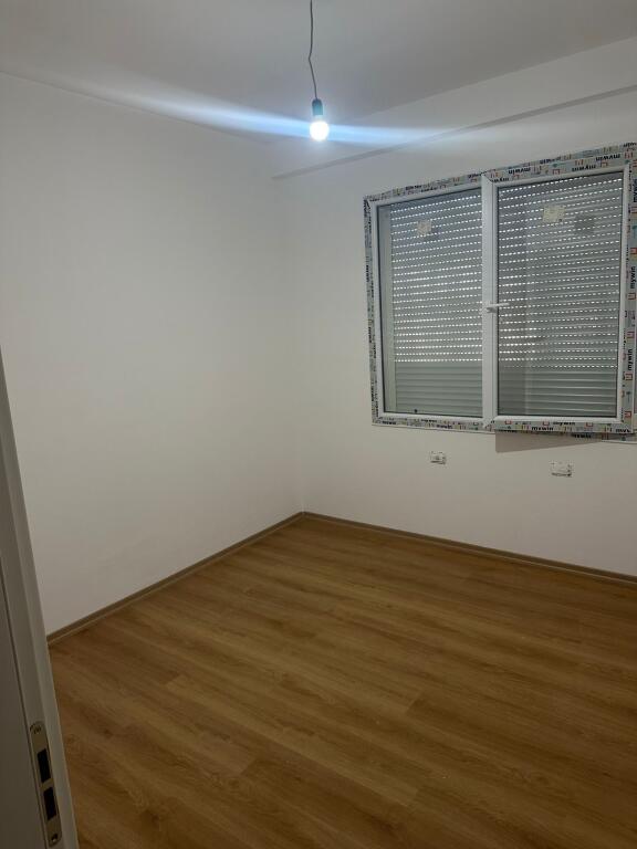Affittasi 2+1+parcheggio 600€ FUSHA E AVIACIONIT