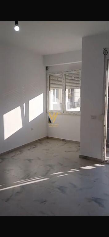 OFFICE 95 M2 FOR RENT AT NDRE MJEDA 60,000 LEKE