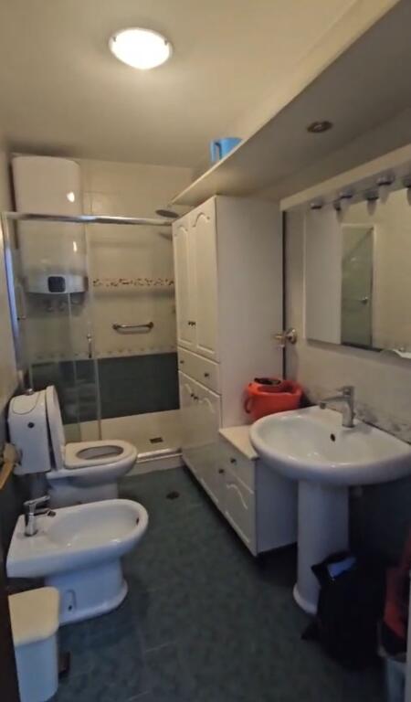 APARTAMENT ME QERA 2+1 MINE PEZA 700 EURO