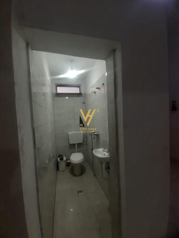 MAGAZZINO 340 M2 IN AFFITTO A KOMBINAT 900 EURO