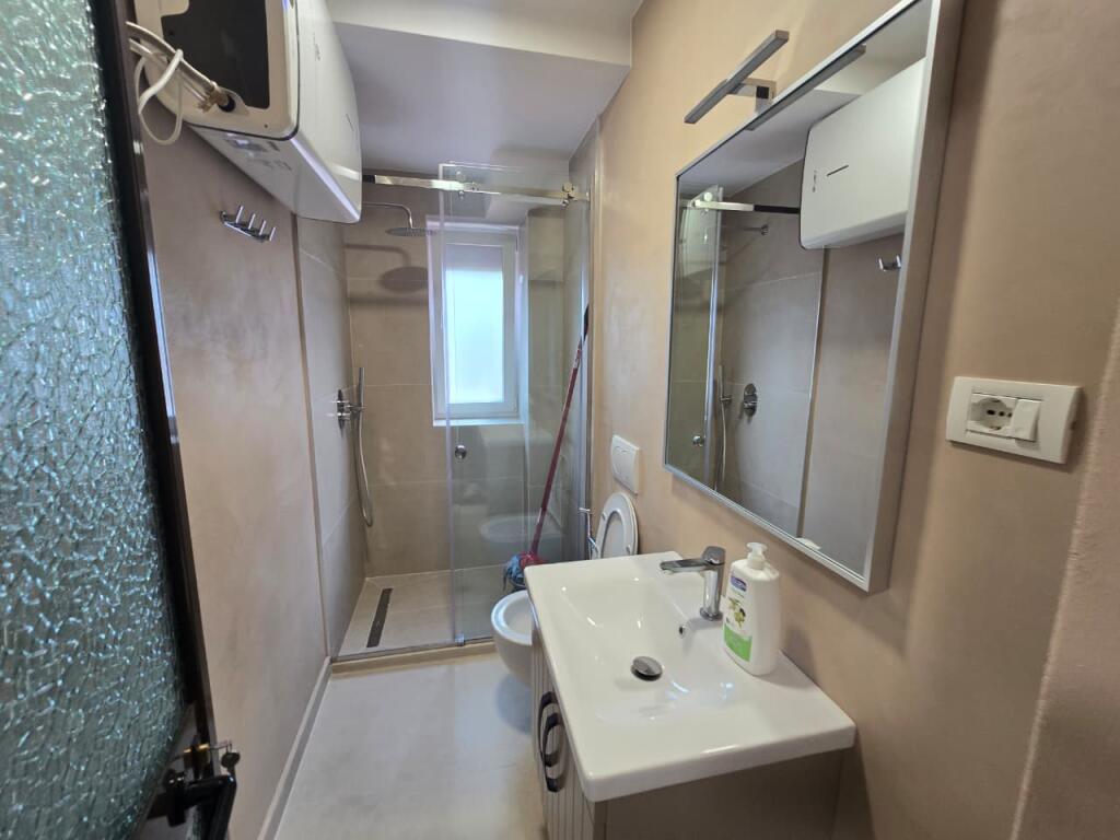 *Appartamento 1+1 in affitto in Via Hoxha Tahsim