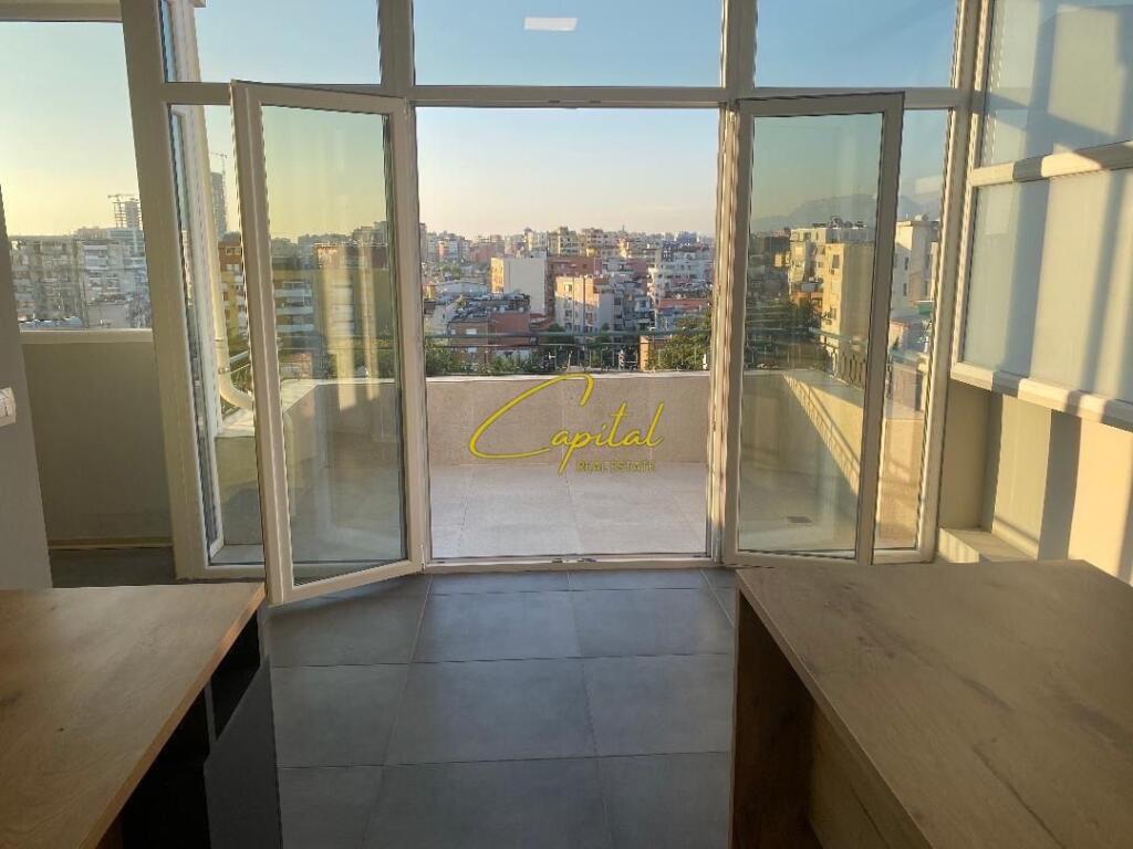 UFFICIO IN AFFITTO 100 M2 STRADA DI ELBASAN 500 EURO