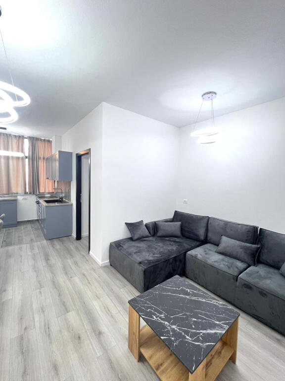 Apartament me qera 1+1 tek Bulevardi Zogu i Pare (ID B2101225) Tirane