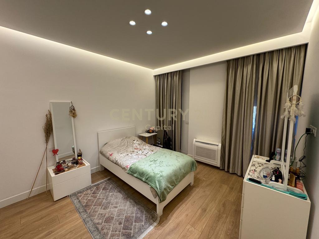 Super Duplex 3+1+3+2 Balconies, In The Heart Of Tirana For Rent!