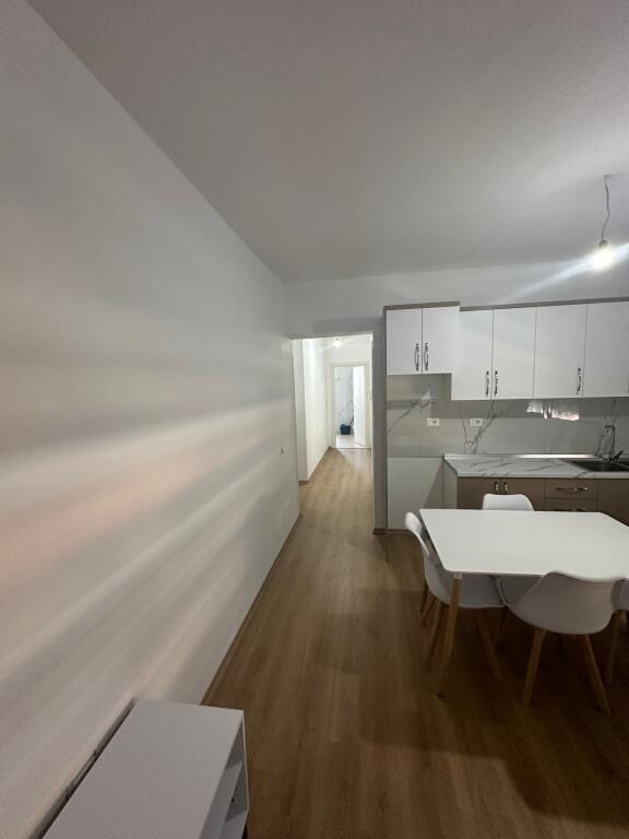 Affittasi 2+1+parcheggio 600€ FUSHA E AVIACIONIT