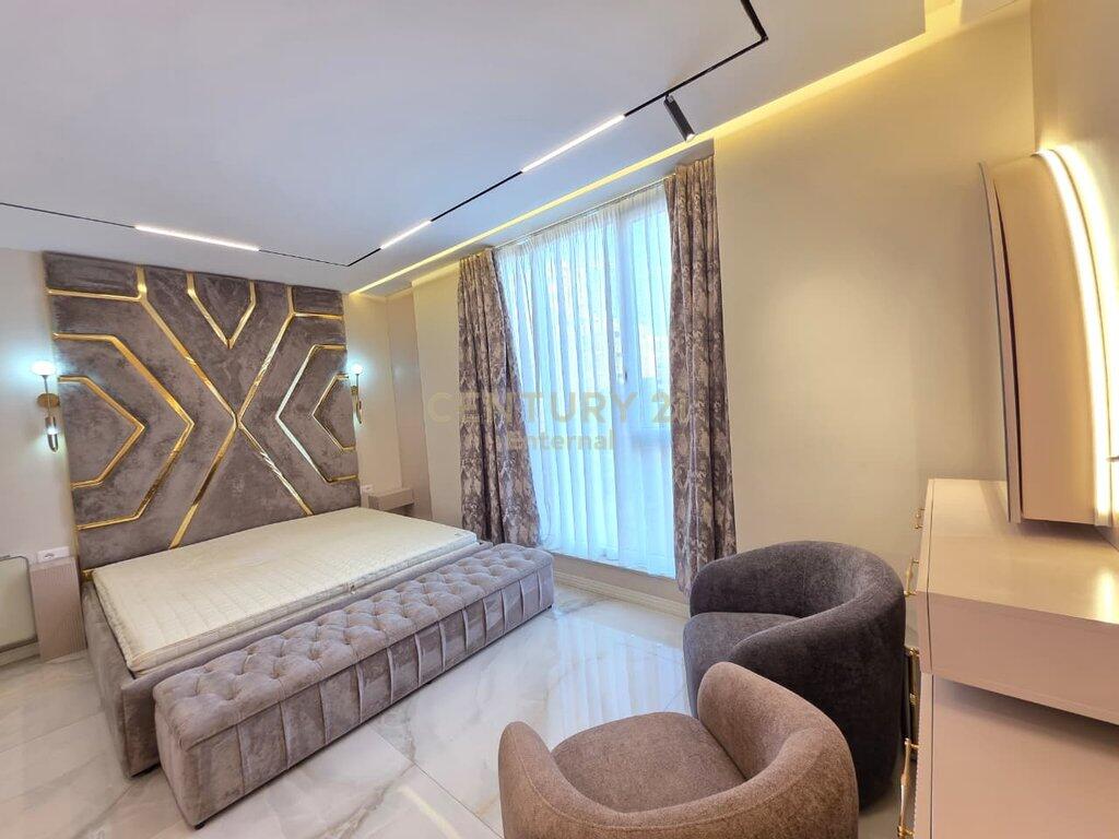 Shitet Apartament 2+1+3 Tualete + Post Parkimi – Bulevardi i Ri (Rezidenca Avid)