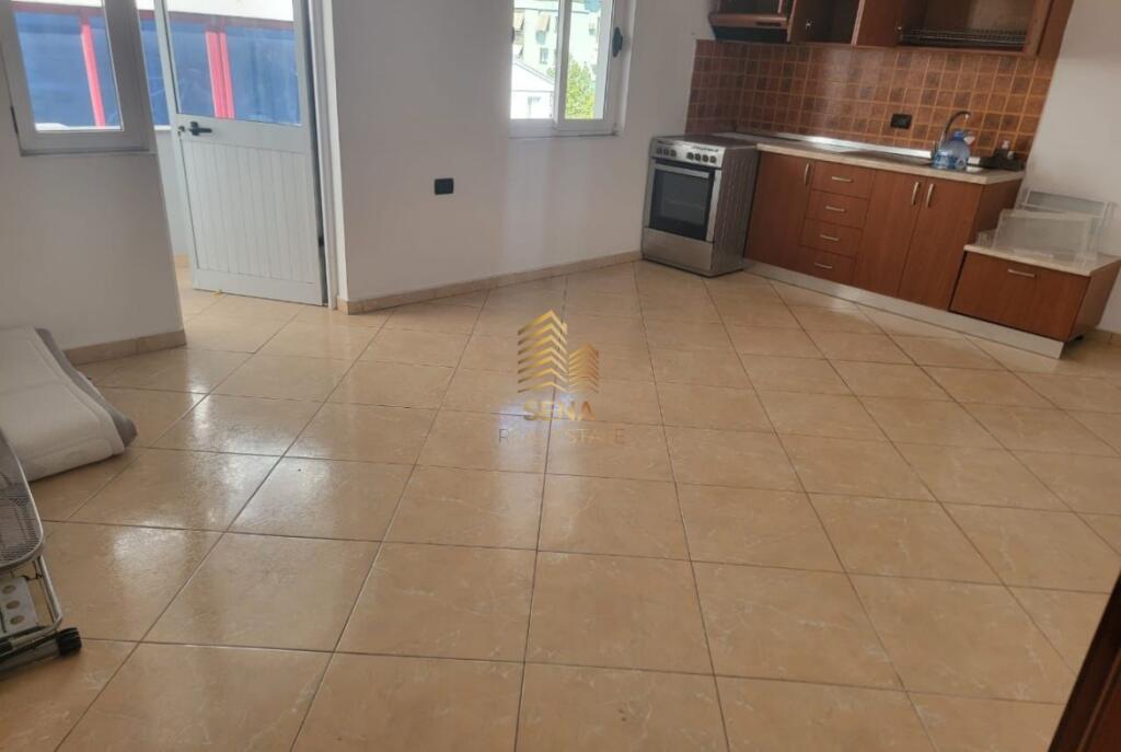 Qira, Apartament 1+1+Blk, Vetem me Kuzhine, 5 Maji, 350 Euro/Muaj i Diskutueshem