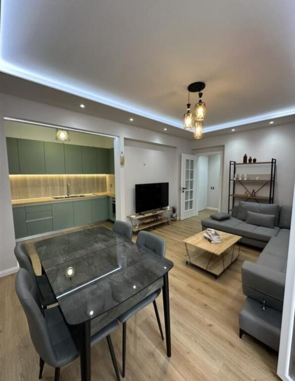 Prane Kompleksit Delijorgjit Shitet Apartament 2+1+2 i Sapo Mobiluar
