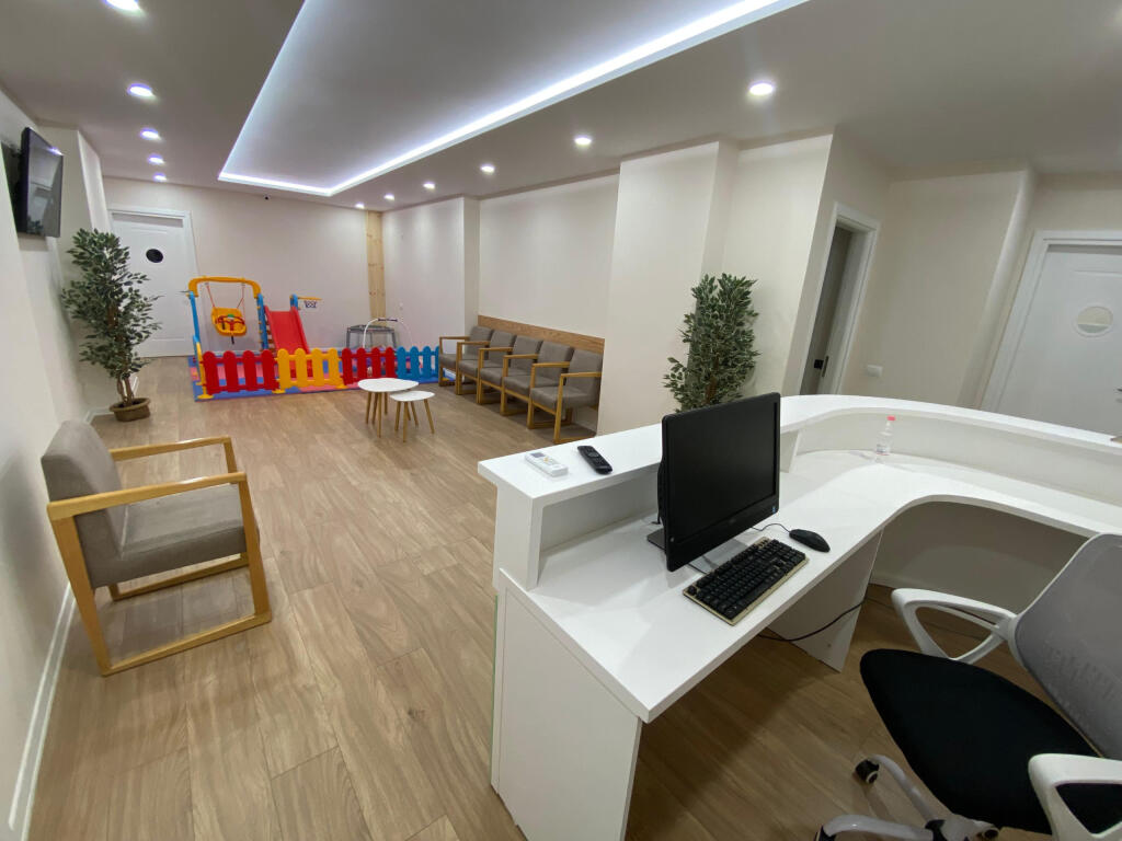 Zyre Me Qera Tek Rruga E Kavajes (ID BZ2676) Tirane