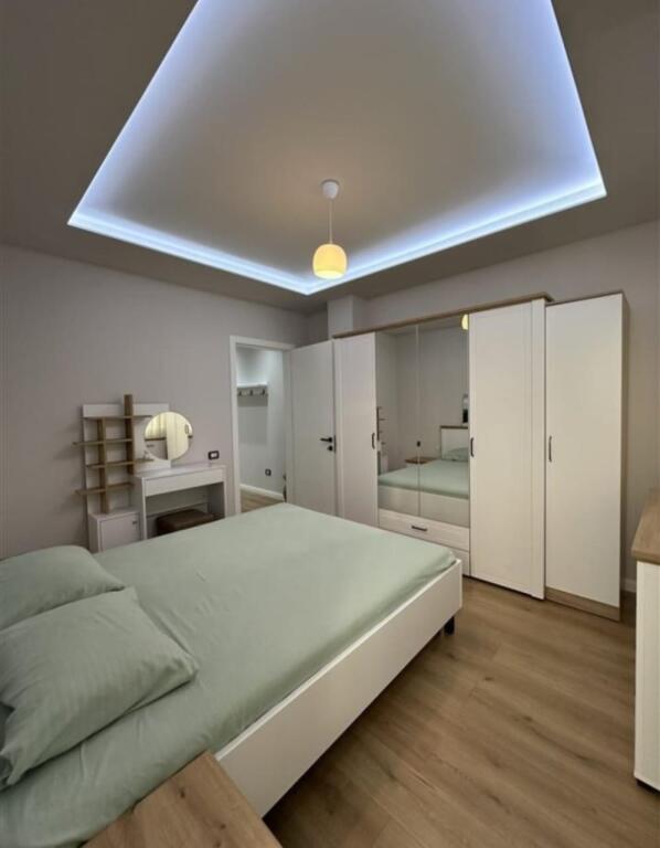 Prane Kompleksit Delijorgjit Shitet Apartament 2+1+2 i Sapo Mobiluar