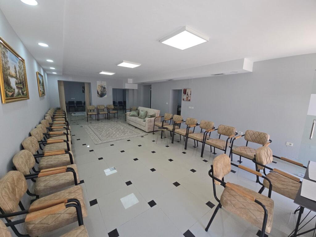JEPET ME QERA AMBJENT BIZNESI PRANE MARKATES DURRES
