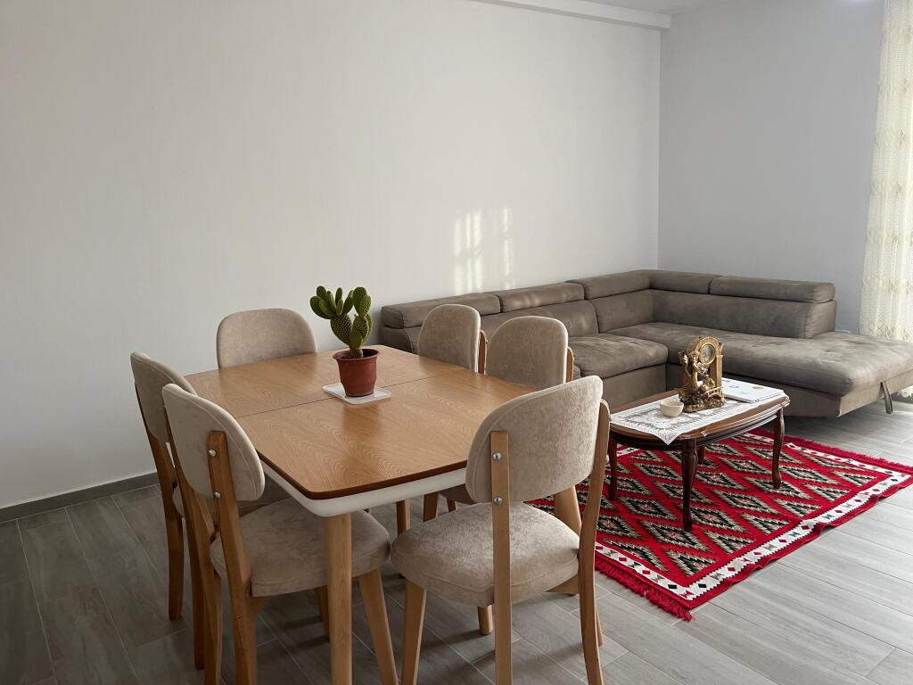 Apartament me qera 3+1